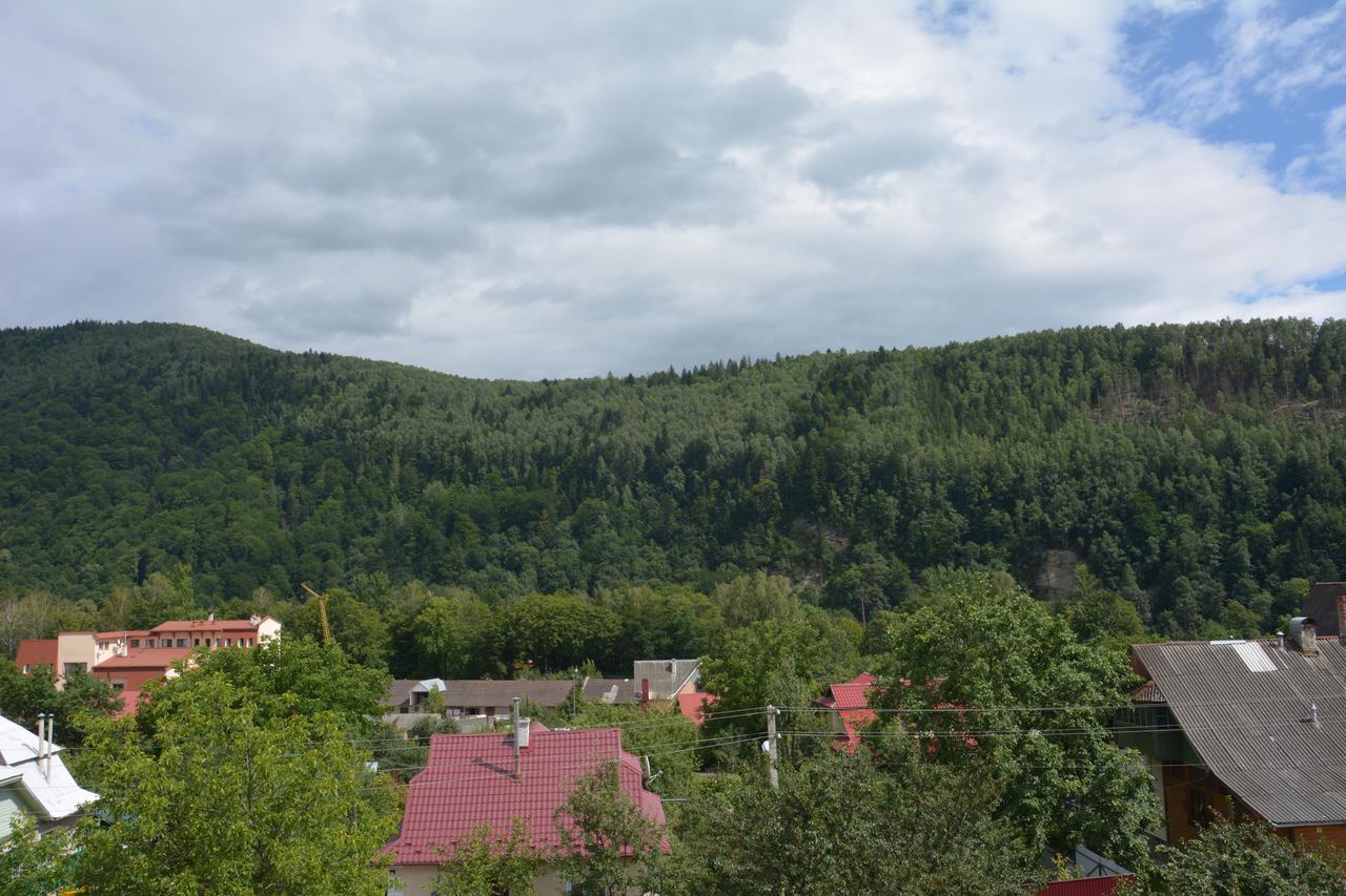 Bukovets' Hotel Yaremche Exterior photo